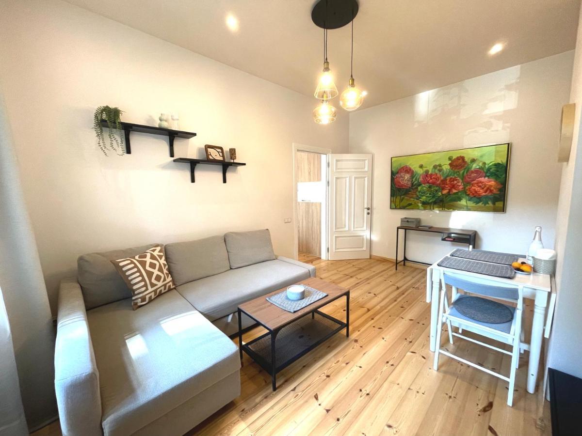 Cozy Home Matisa Apartment, Free Parking, Self Check-In Riga Buitenkant foto