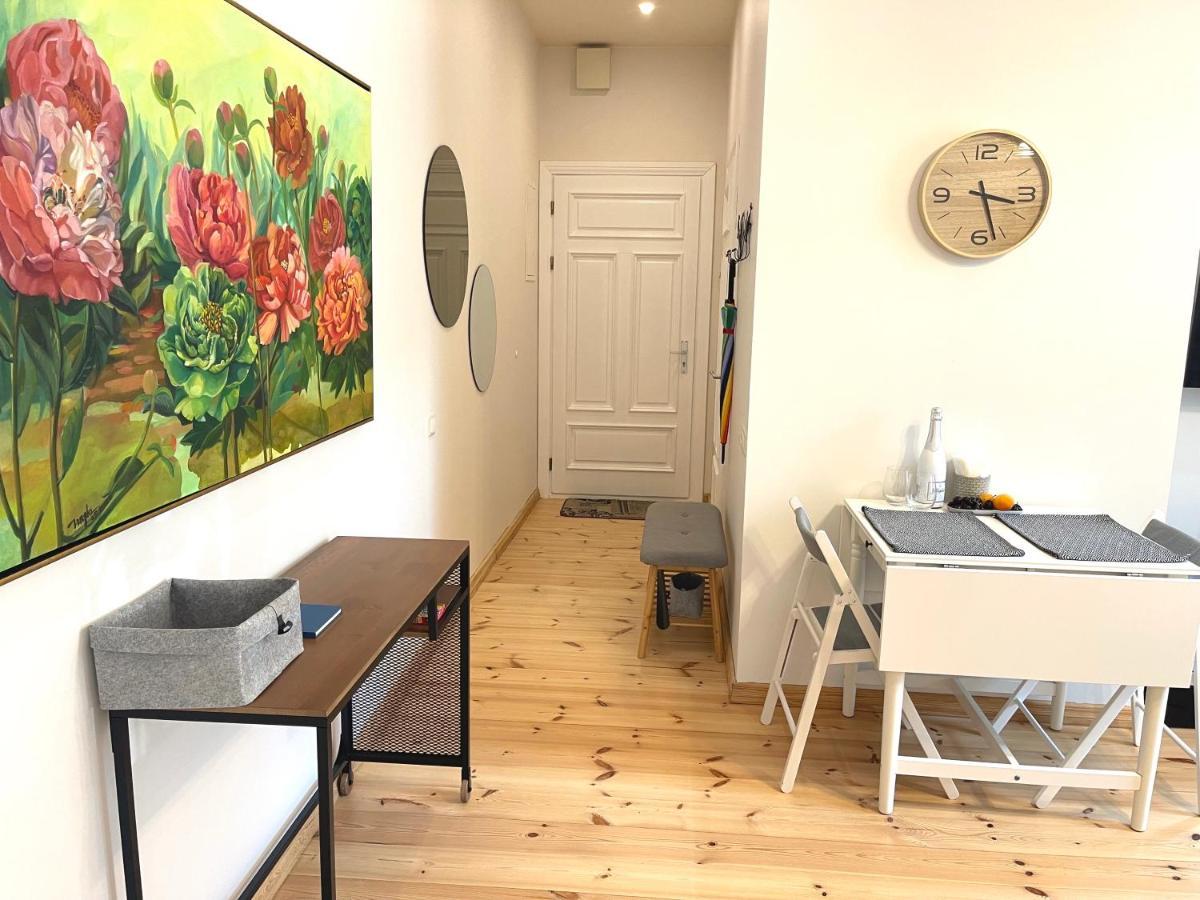 Cozy Home Matisa Apartment, Free Parking, Self Check-In Riga Buitenkant foto